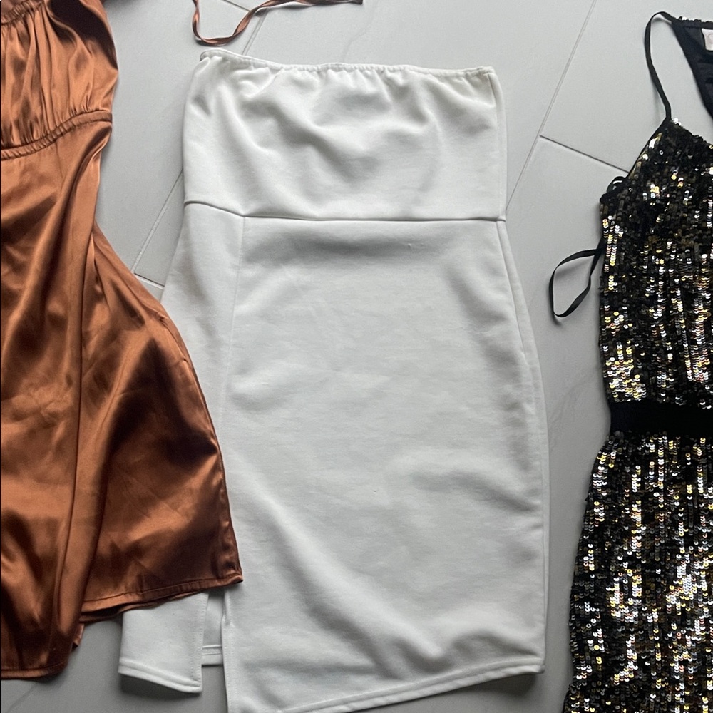 DRESSES - Picture 4 of 5